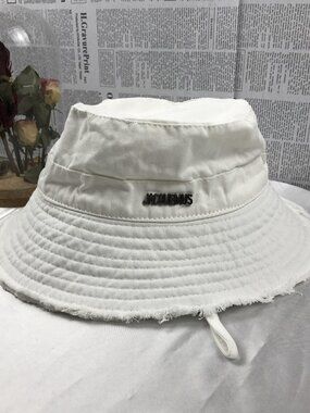 NEW Jacquemus bucket hat white